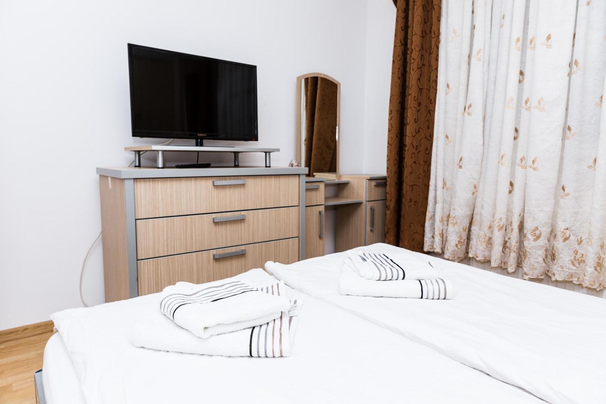 Urban Retreat Luxury Hideaway Apartment Oradea Exterior foto