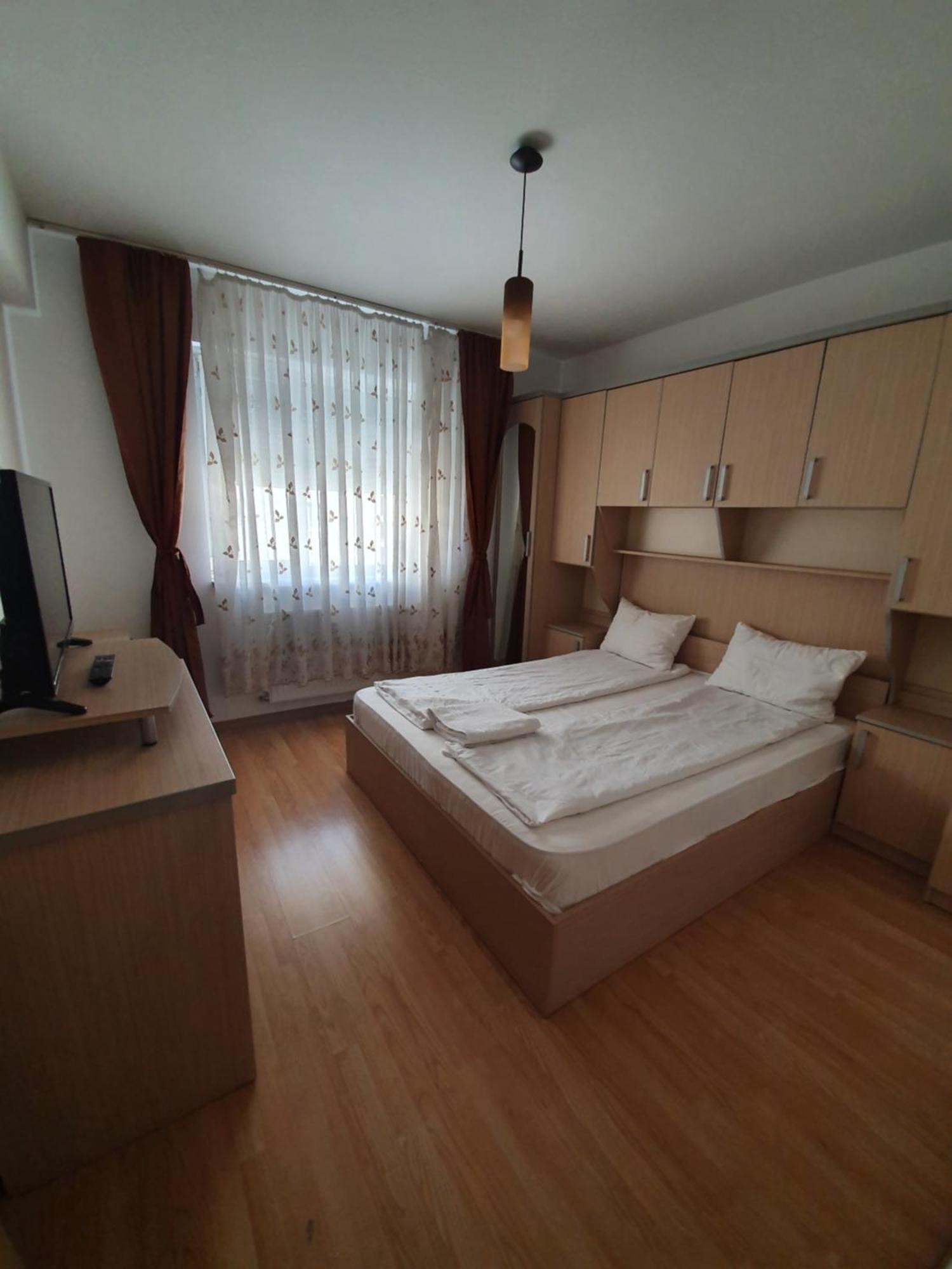 Urban Retreat Luxury Hideaway Apartment Oradea Exterior foto